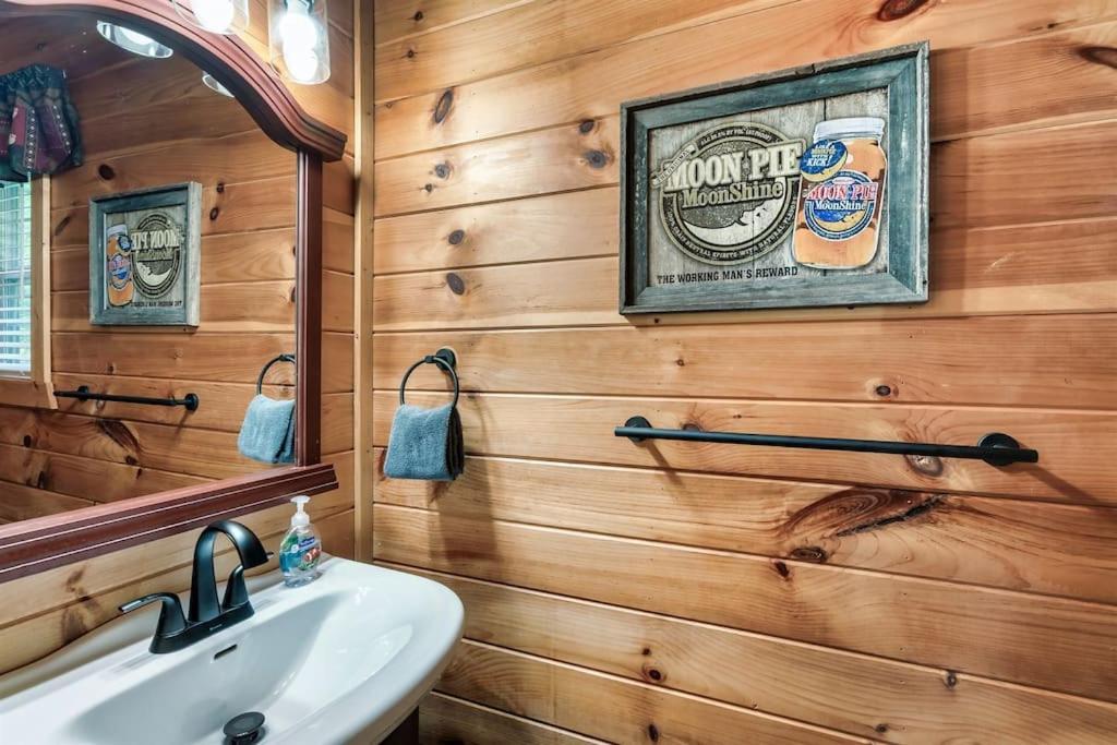 Chalet A Notch Lodge~gatlinburg Gatlinburg