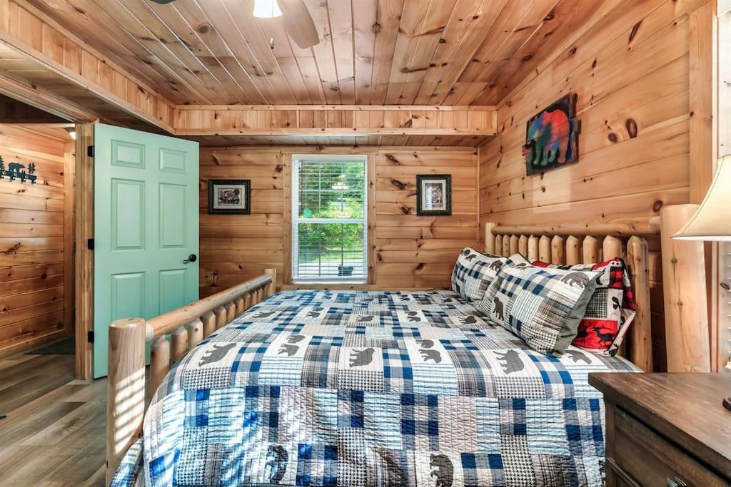 A Notch Lodge~gatlinburg *