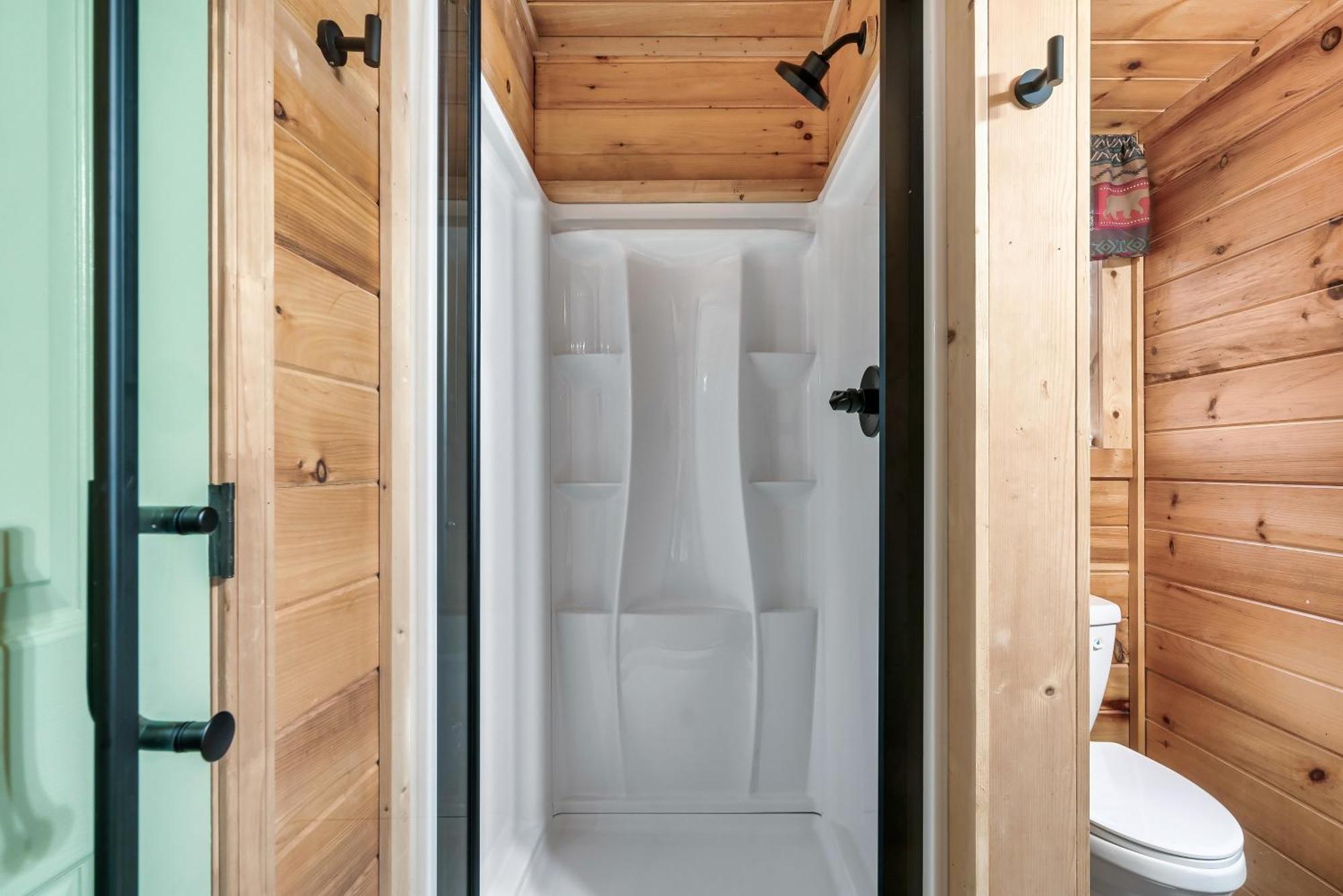 A Notch Lodge~gatlinburg